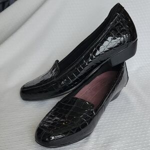 Clarks Black Crocodile Pattern Loafers Shiney Patten Leather Everyday 10M